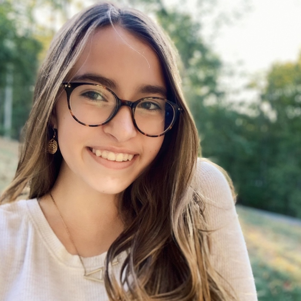 Meet your Posher, Mia